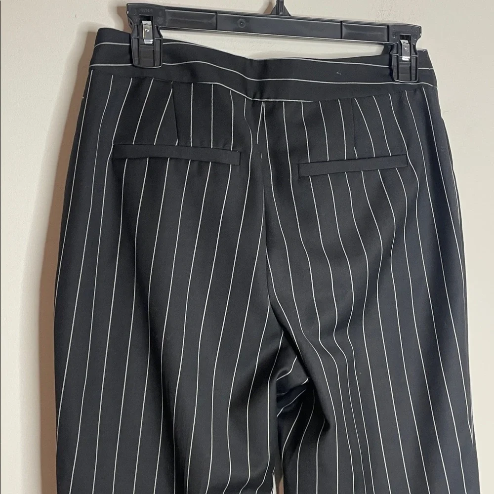 Frame Denim | Women’s Black Pinstripe Pleated Flare Bottom Crop Pants Size 4 - Picture 5 of 8